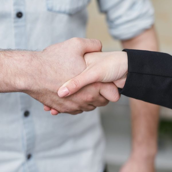 Perché I Contratti Esteri Richiedono Un Fornitore Serio
